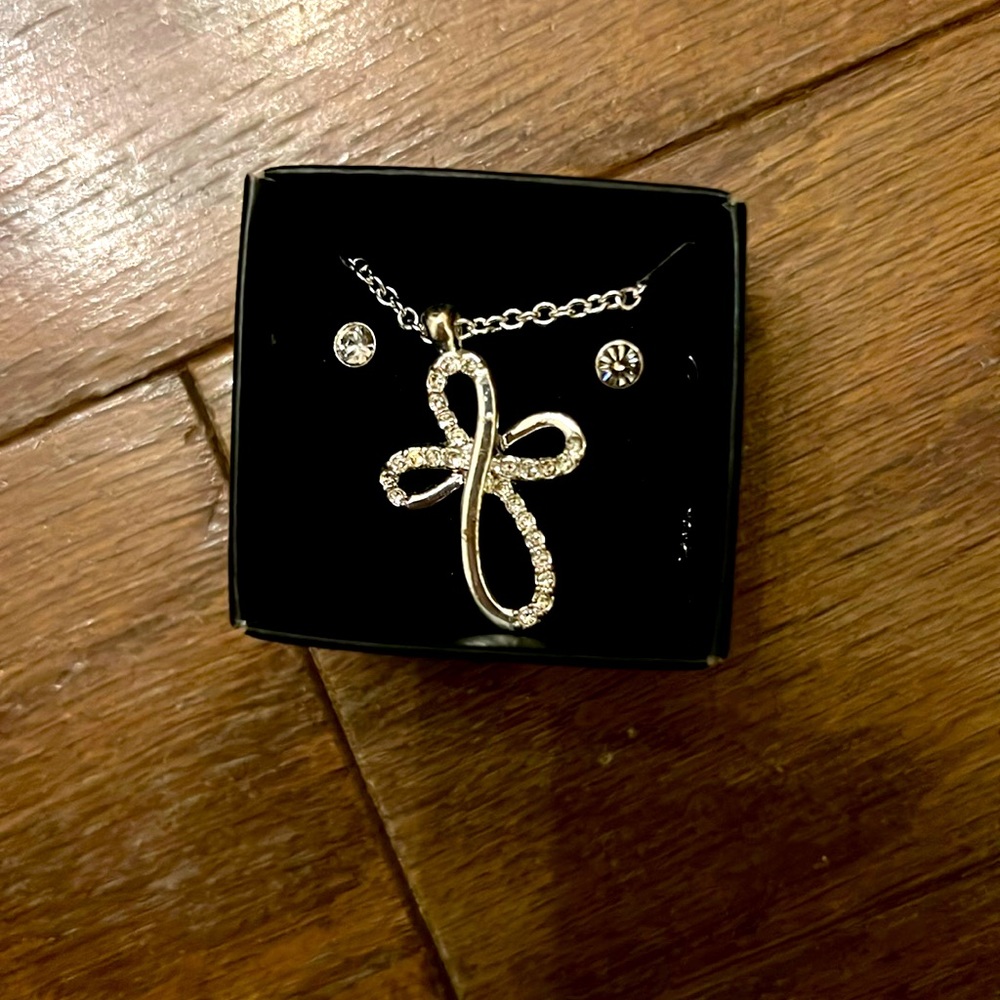 Cute Earrings and Necklace set